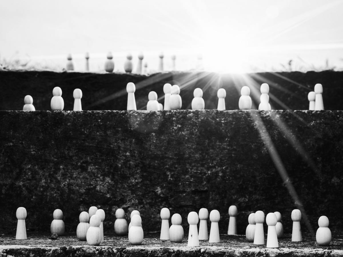 Workplace Hierarchies and Professional&nbsp;Boundaries